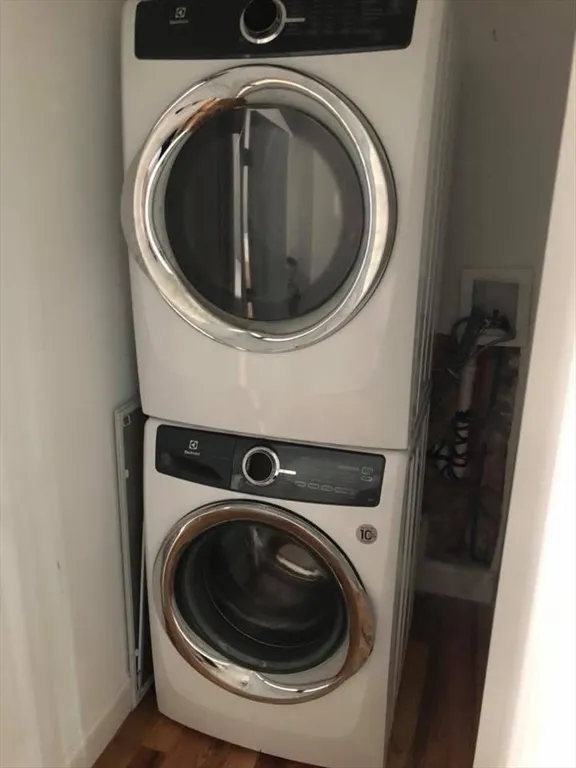 83.5 Market St, Amesbury