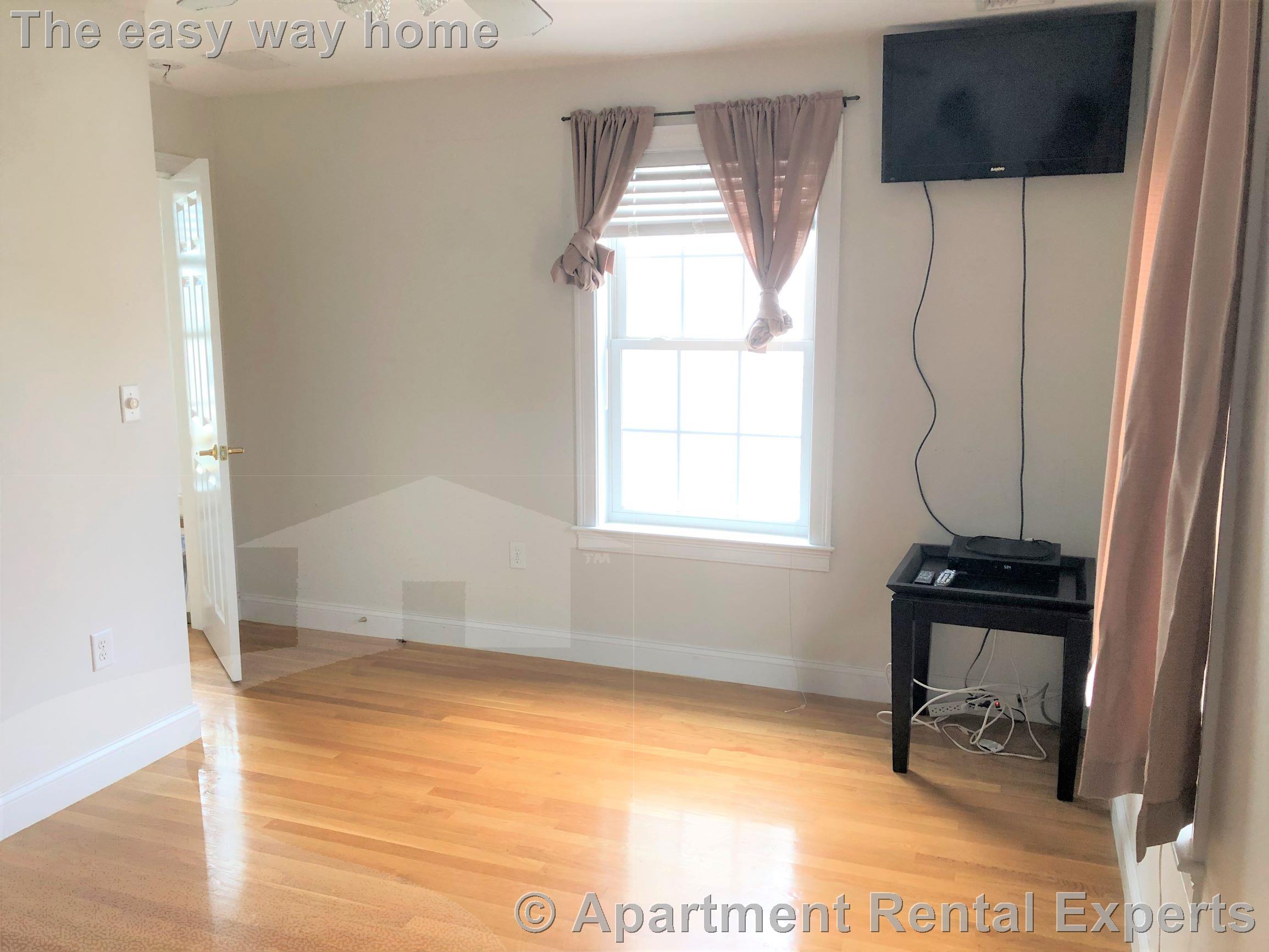 62 Newbern Ave, Ball Square