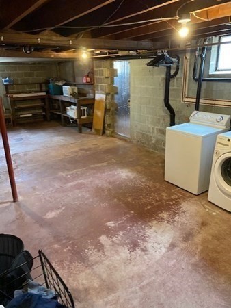 397 Massasoit Rd, Quinsigamond Valley