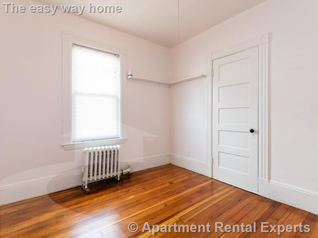 15 Russell Rd, Davis Square