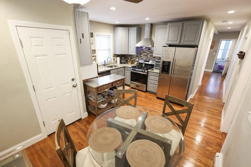43-45 Belnel Rd, Hyde Park