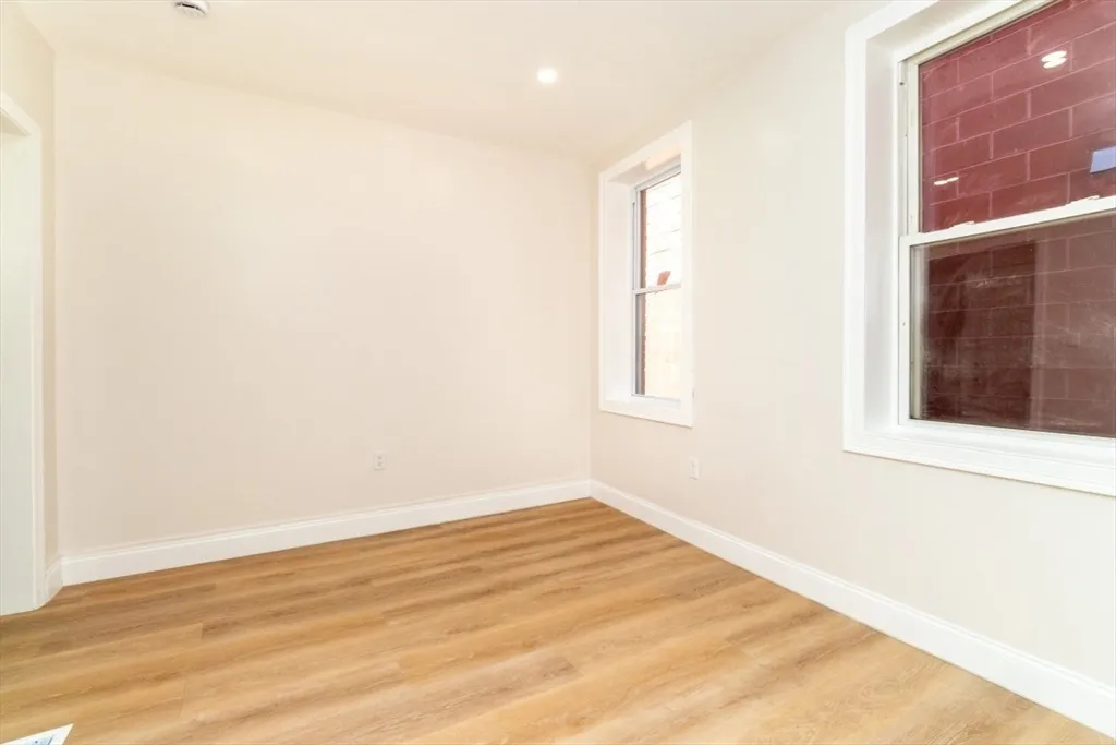 331 Centre St, Jamaica Plain