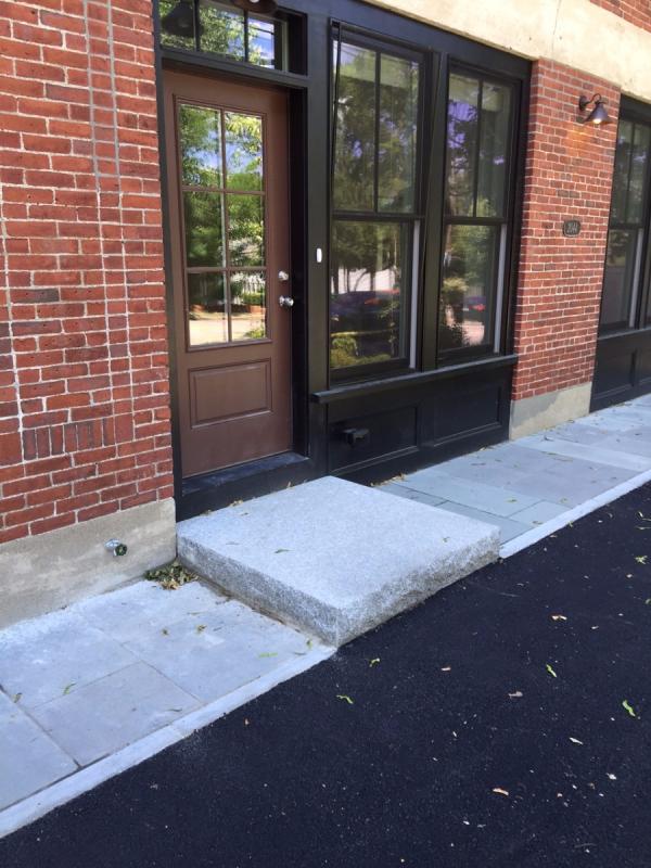 2044 Beacon St, Waban