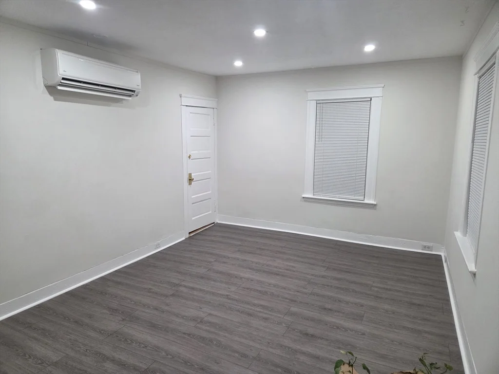 11 Rice Ave, Shrewsbury