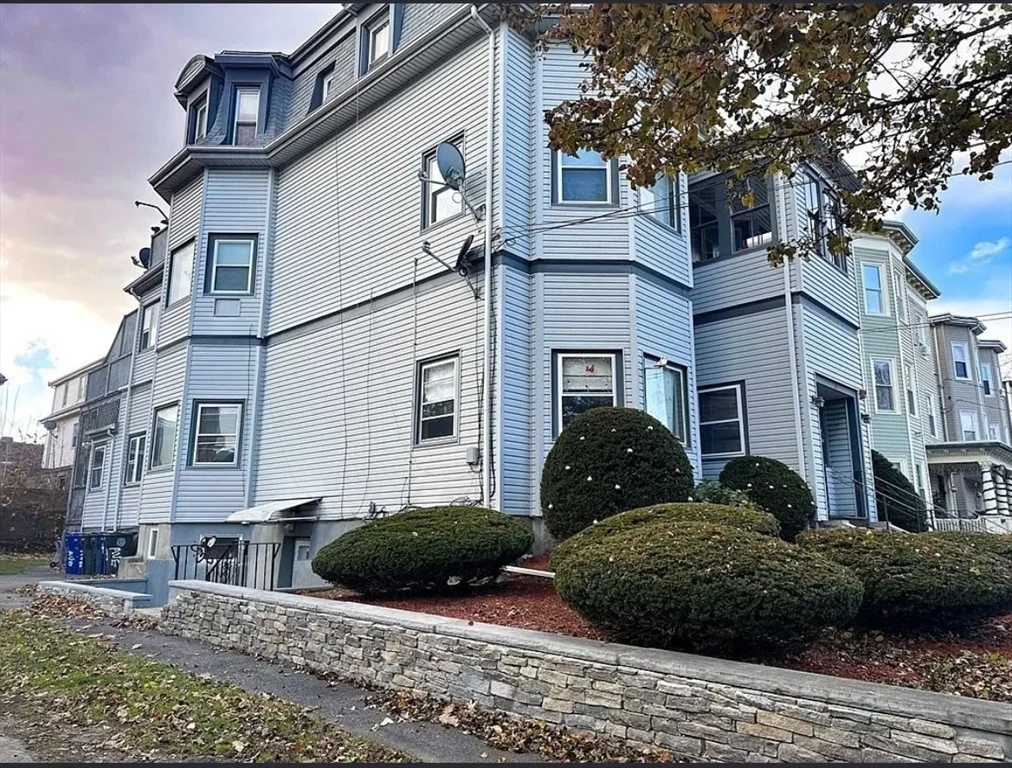 25 Cary Ave, Chelsea