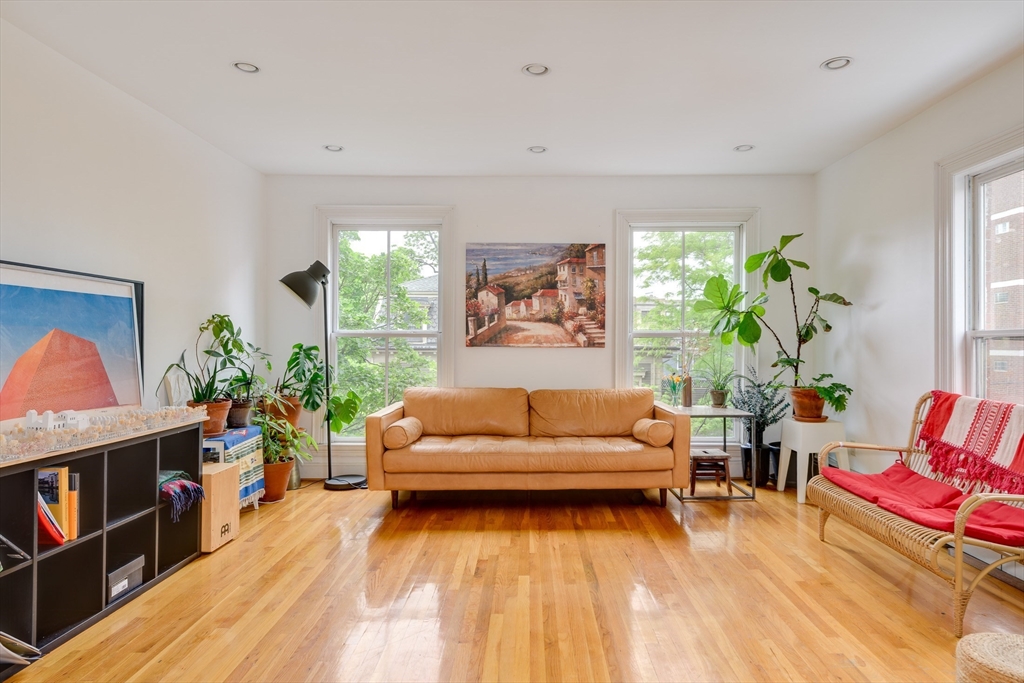 46 Bigelow St, Mid-Cambridge