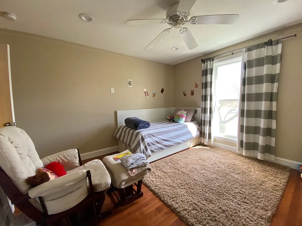 4 Shadowbrook Ln, Milford