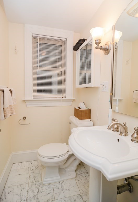 17 Athens St, Riverside