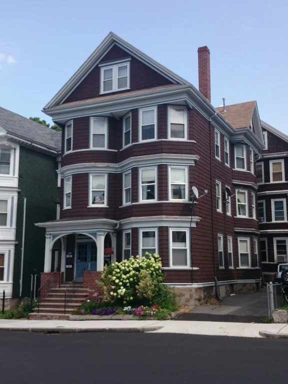 122 Calumet St, Mission Hill