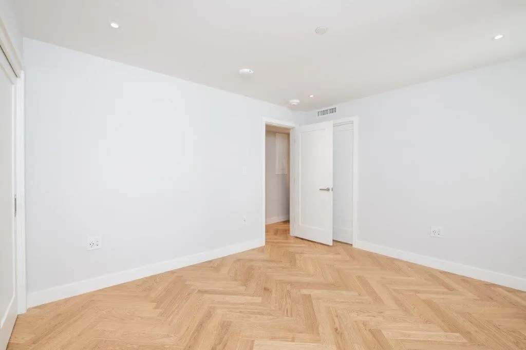 12 Commonwealth Ave, Back Bay