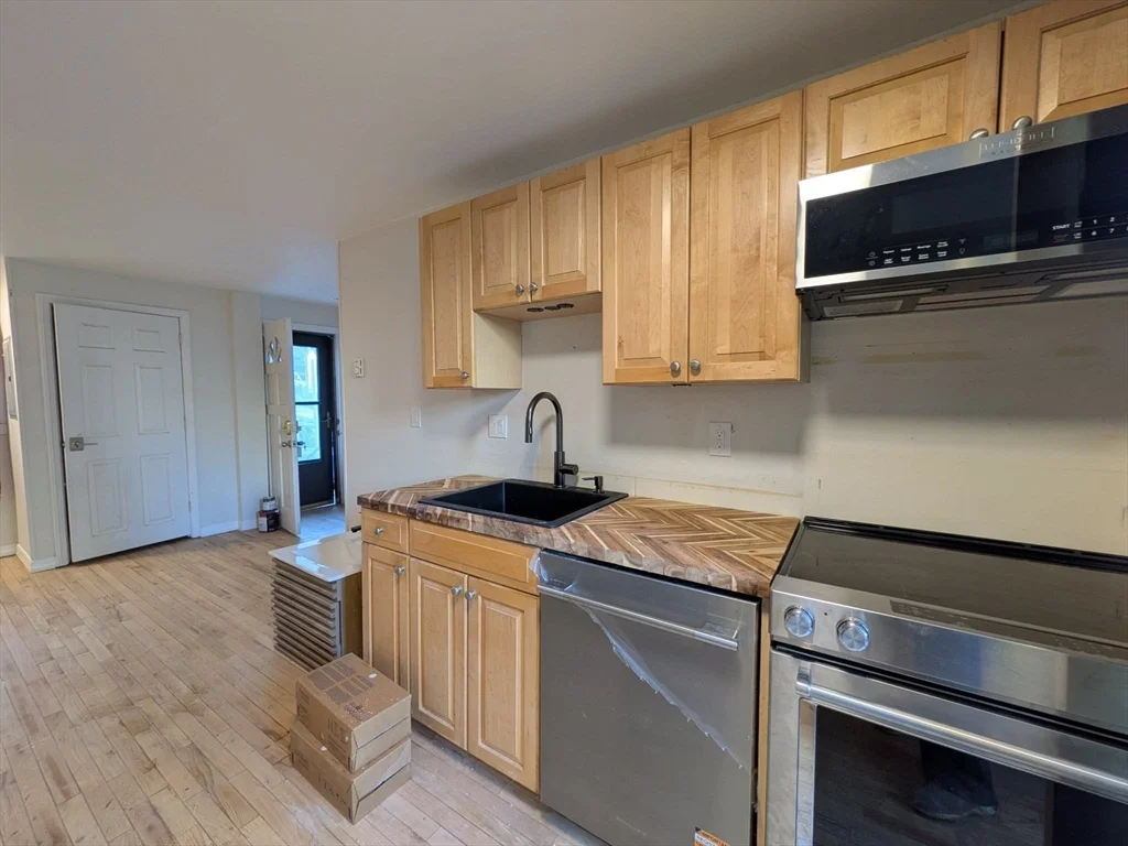 263 Highland Ave, Powder House Square