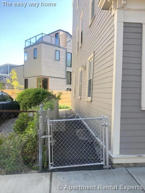 75 Kinnaird St, Central Square