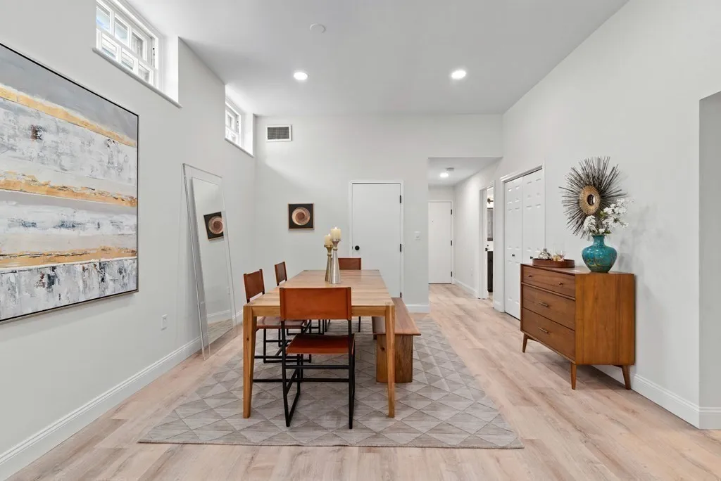 65 Glen Rd, Brookline Village