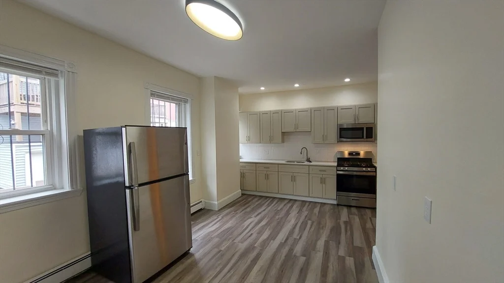 6 Wabeno St, Roxbury