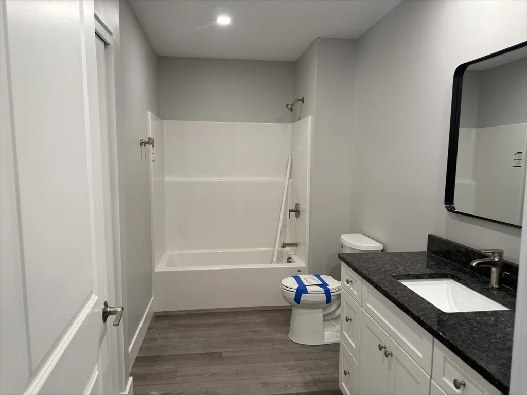 251 Sladen St, Dracut