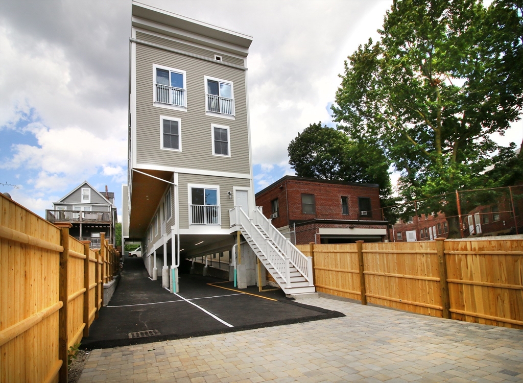 4 Kemp St, South Boston