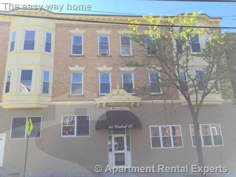 106 Central St, Winter Hill