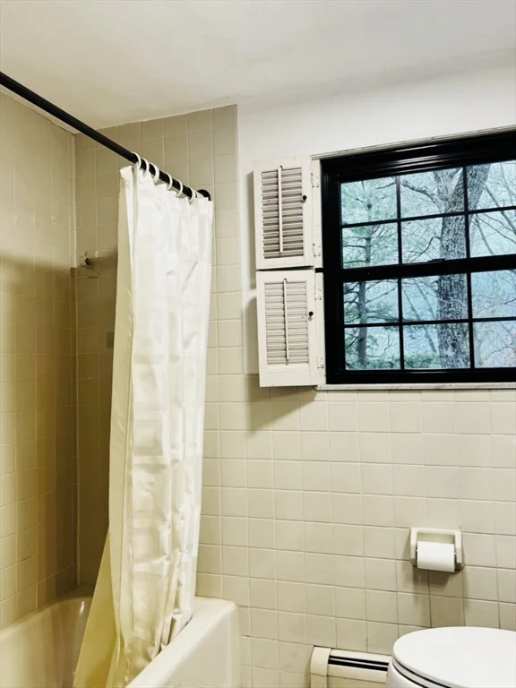 2 Blueberry Hill Ln, Arlington Heights