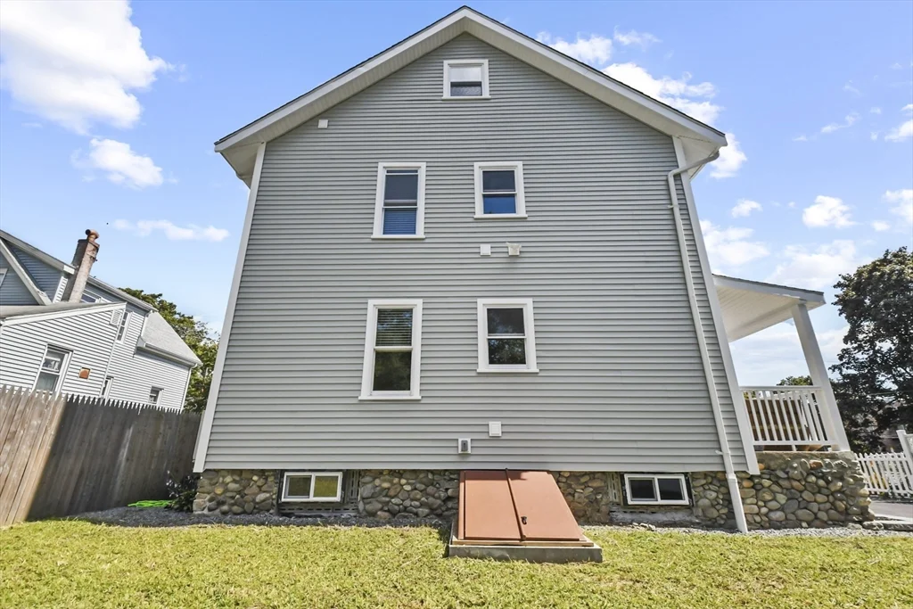 10 Cain Ave, Weymouth