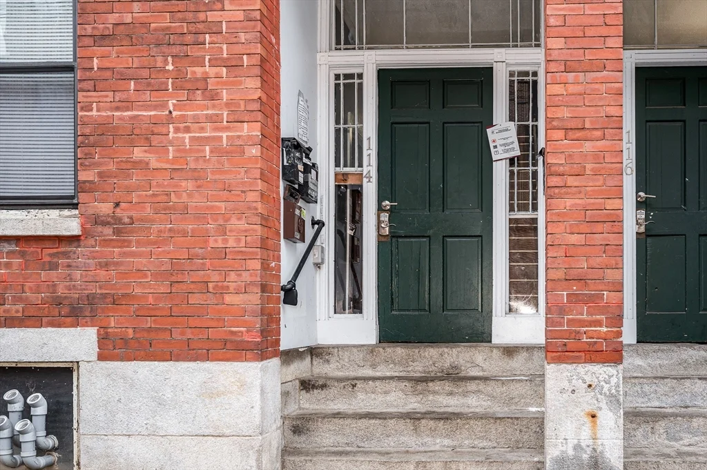 114 Appleton St, Lowell