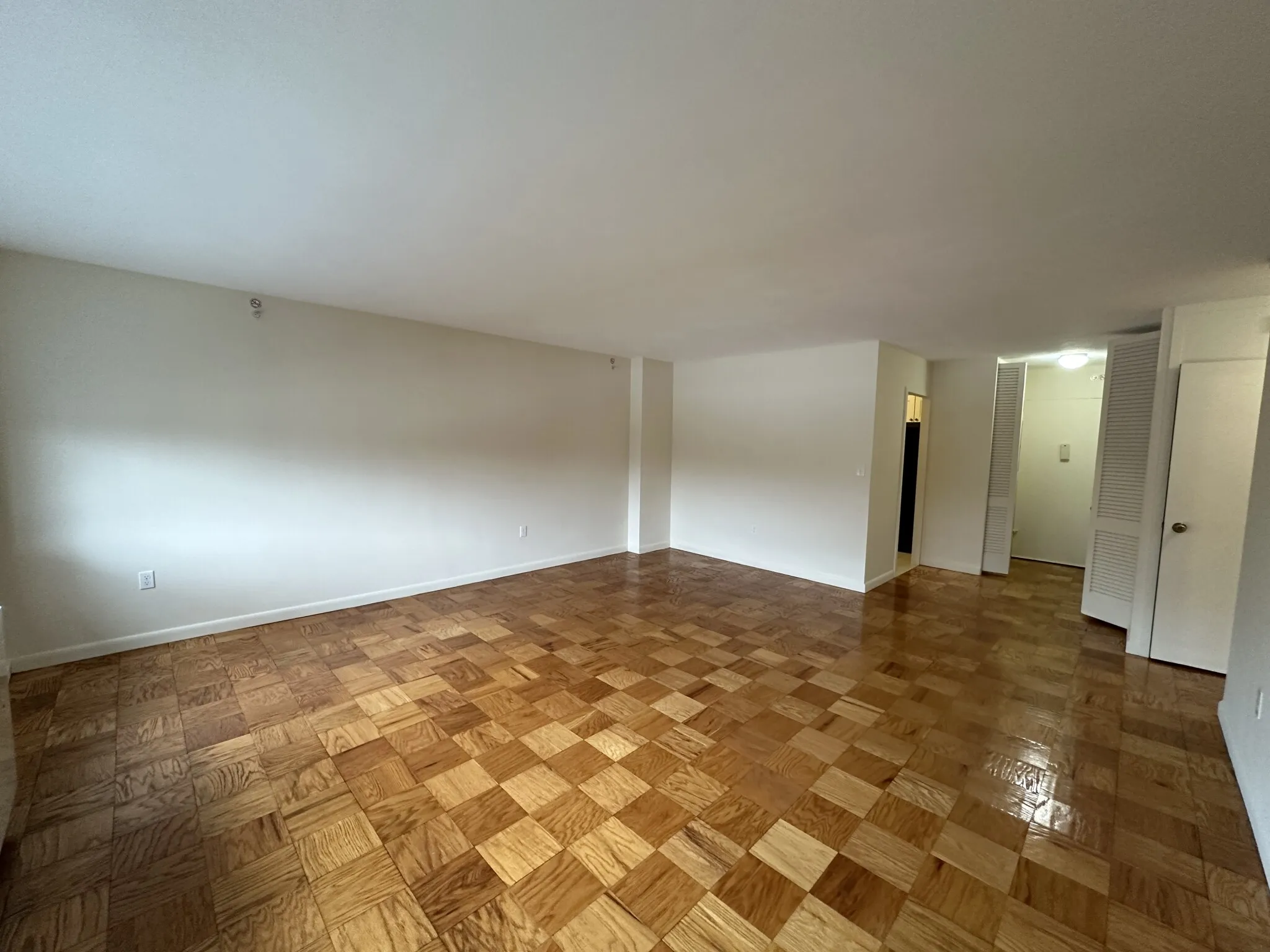 101 Monmouth St, Longwood