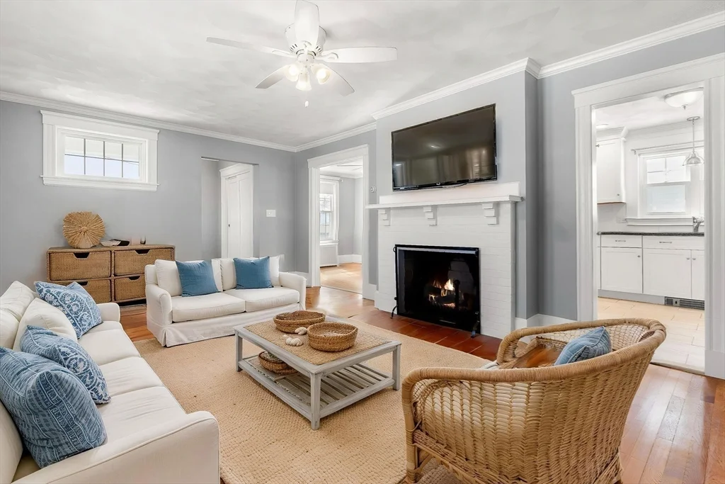 42 Phillips Rd, Nahant