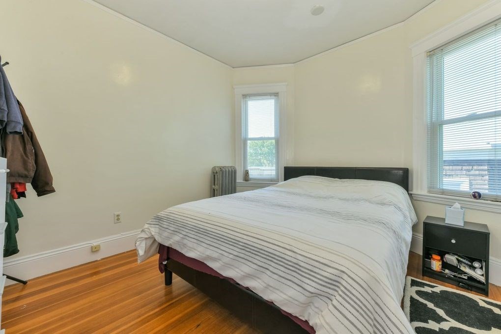 11 Parkton Rd, Jamaica Plain