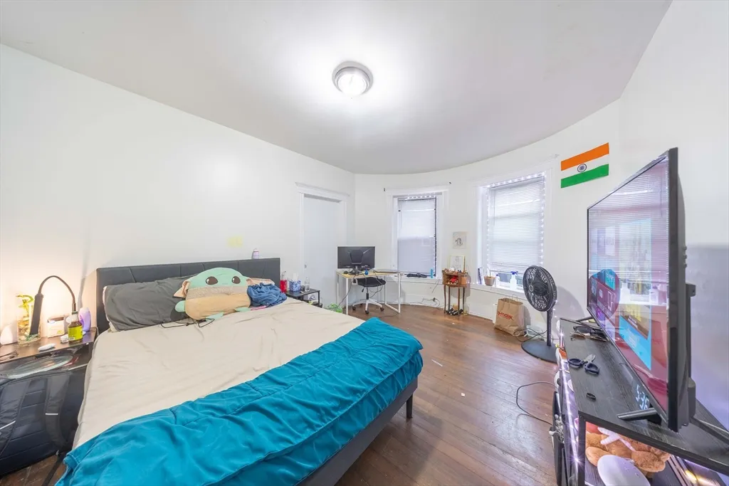 62 Empire St, Allston