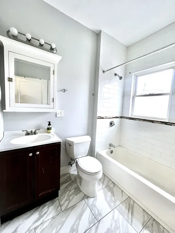 20 Winslow Rd, North Brookline