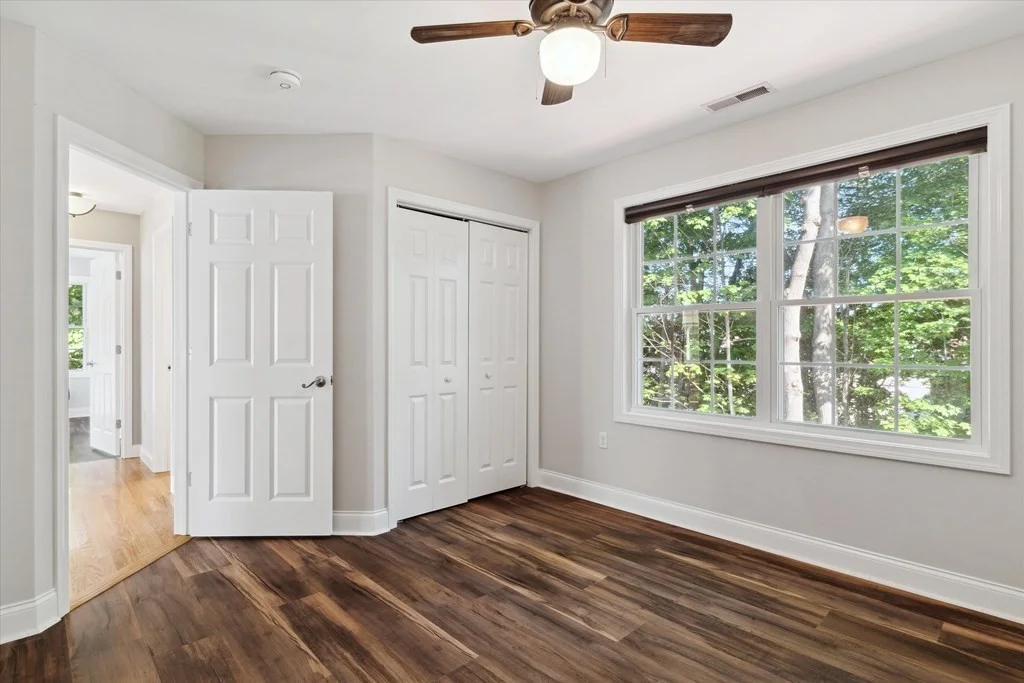 19 Benjamin Ln, Reading