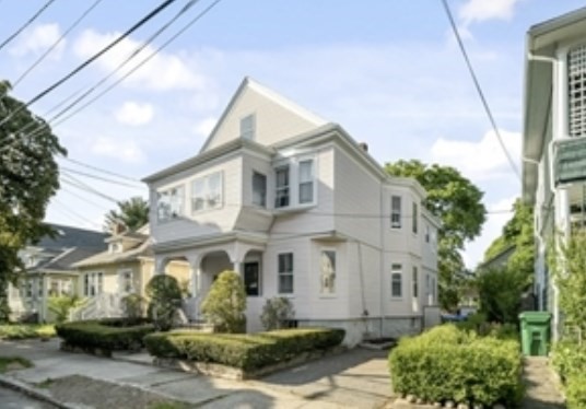 44 Greenleaf Ave, Medford