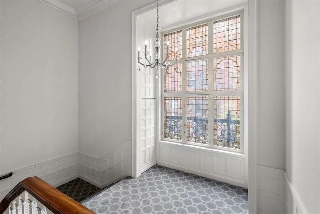 17 Gloucester St, Back Bay