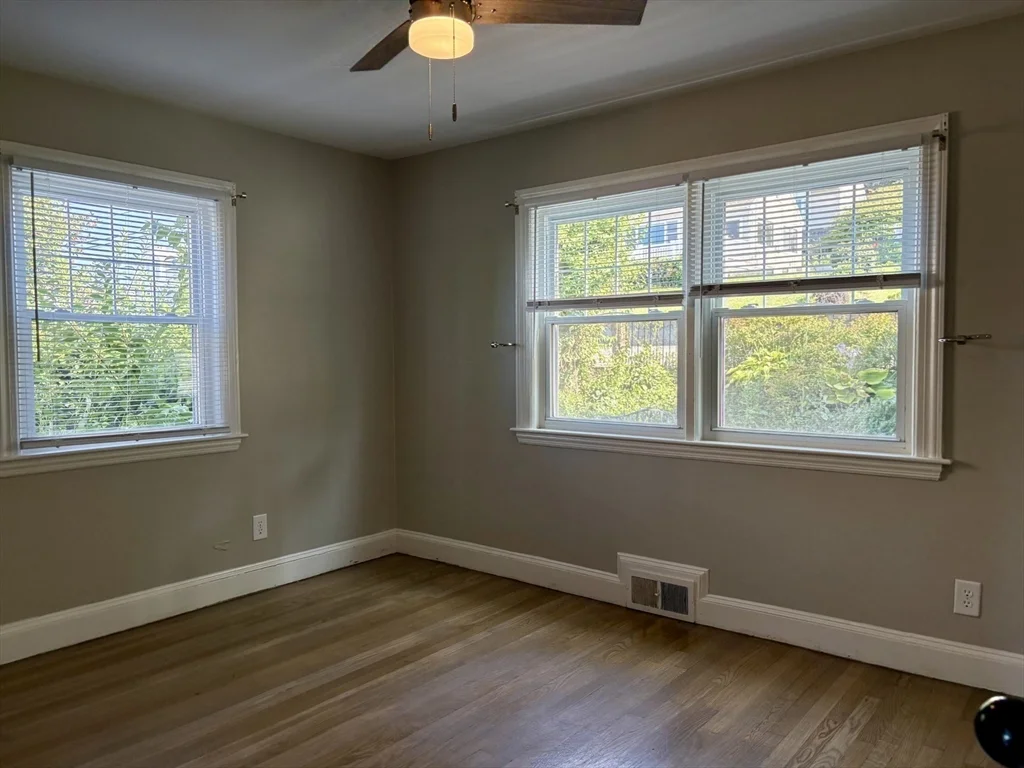 85 Regatta Rd, North Weymouth