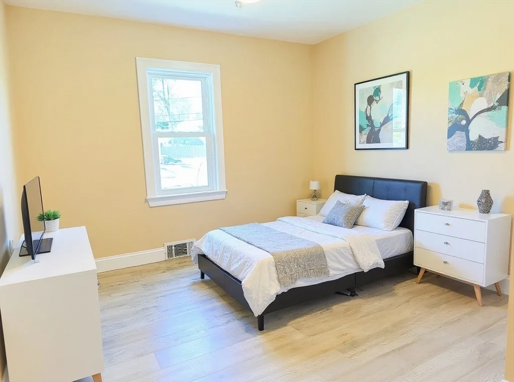 53 Gale Rd, Weymouth