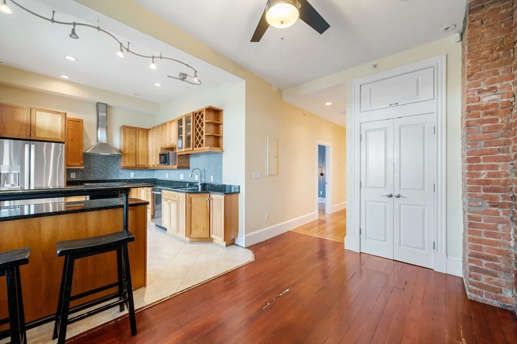 118 Perkins St, East Somerville