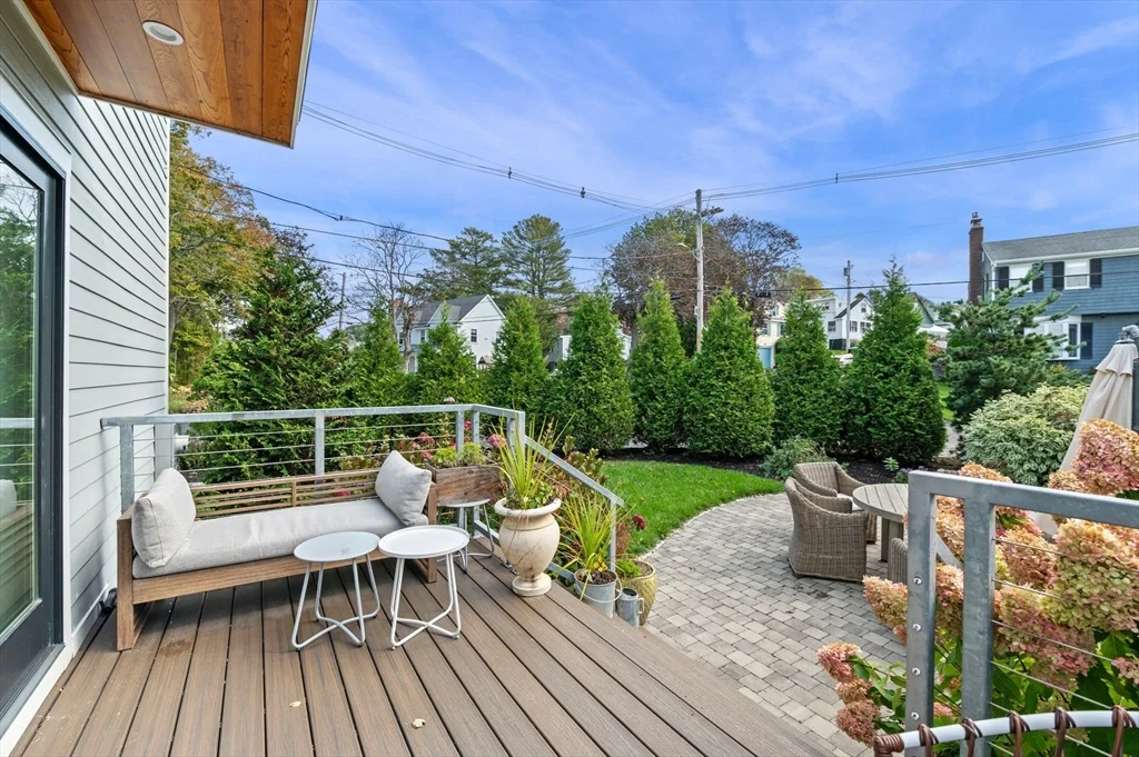 99 Naugus Ave, Marblehead