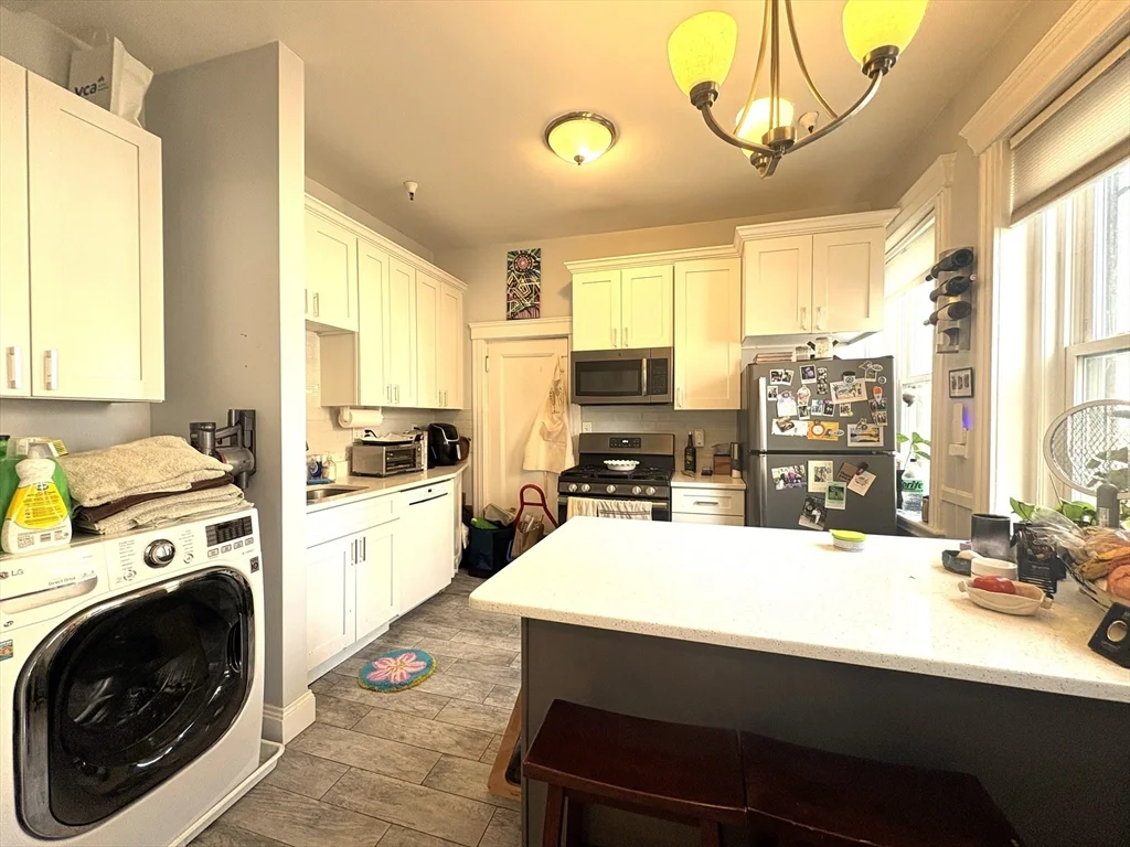 72 Strathmore Rd, Brighton