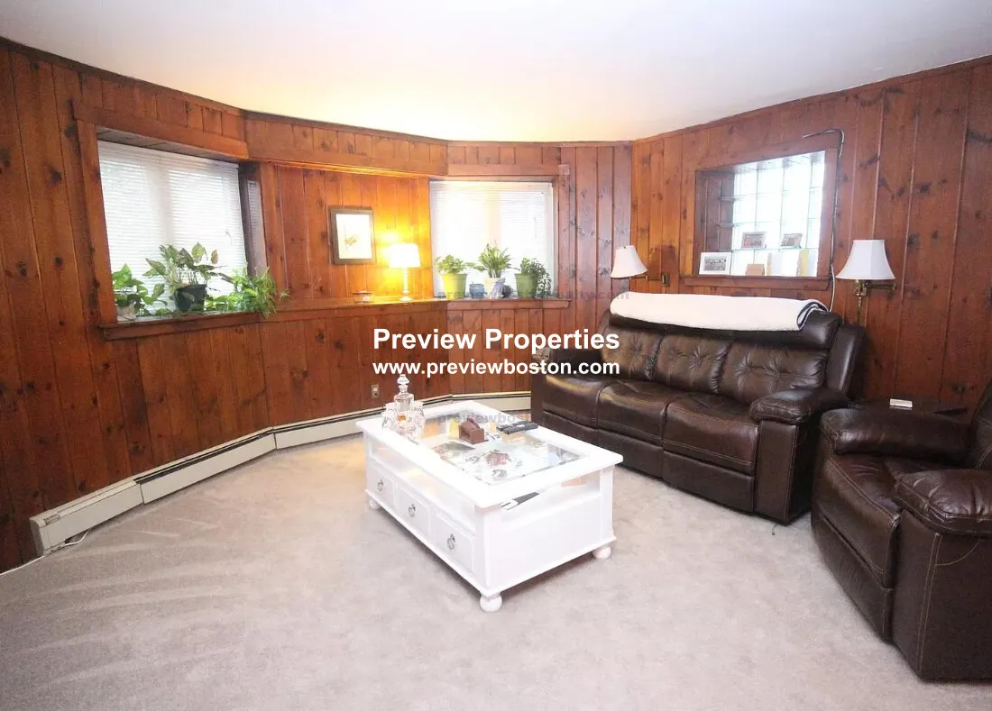 9 Braemore Rd, Brighton