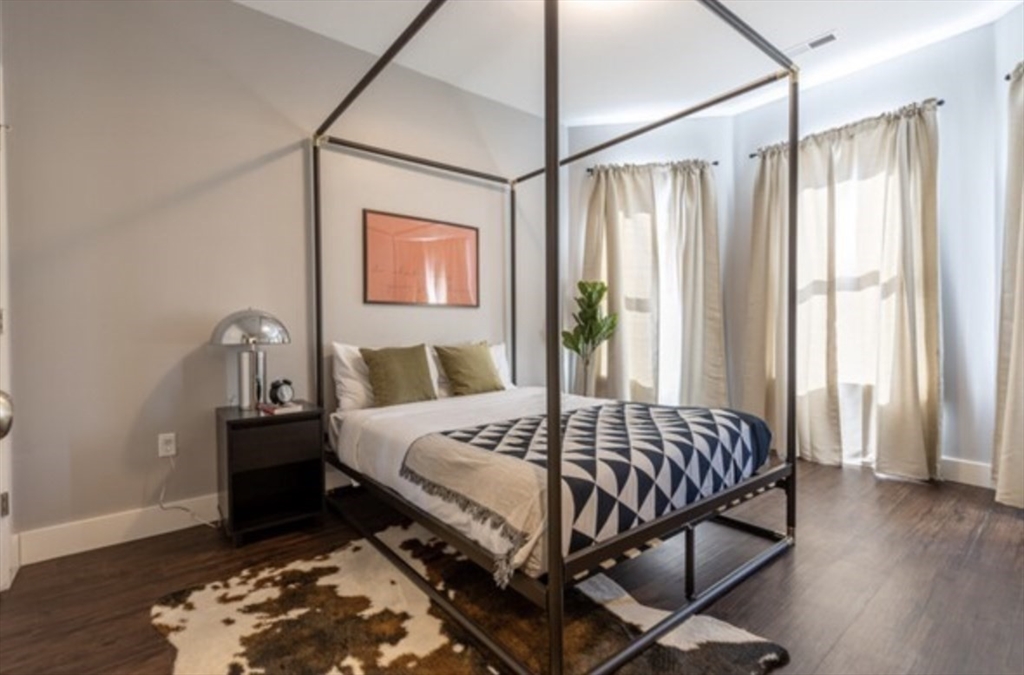 870 E 5th, South Boston