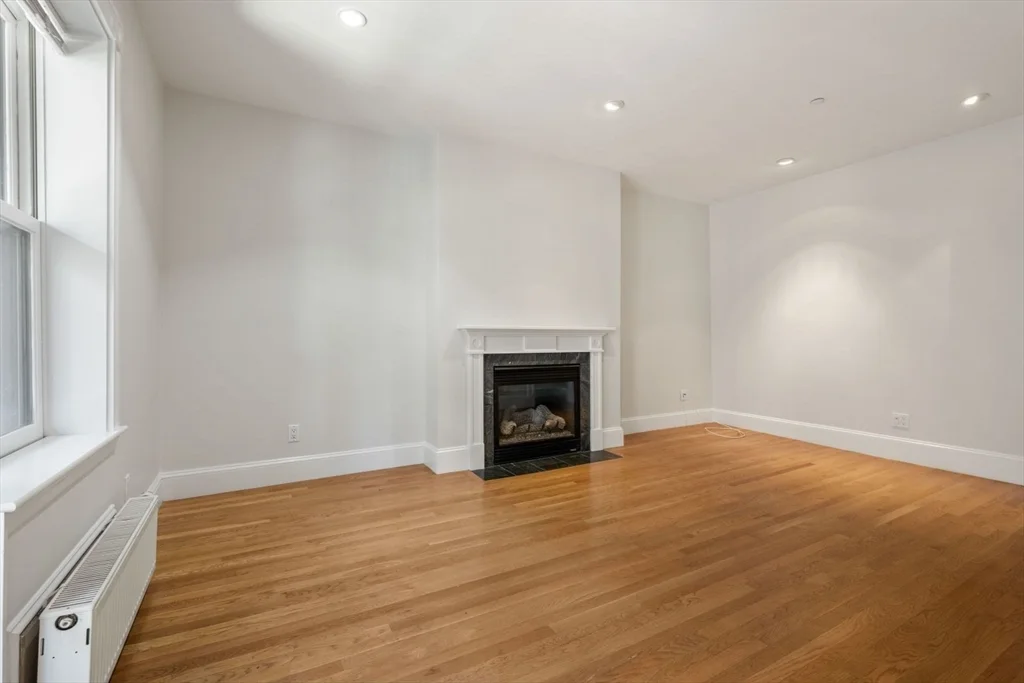 39 Clarendon St, South End