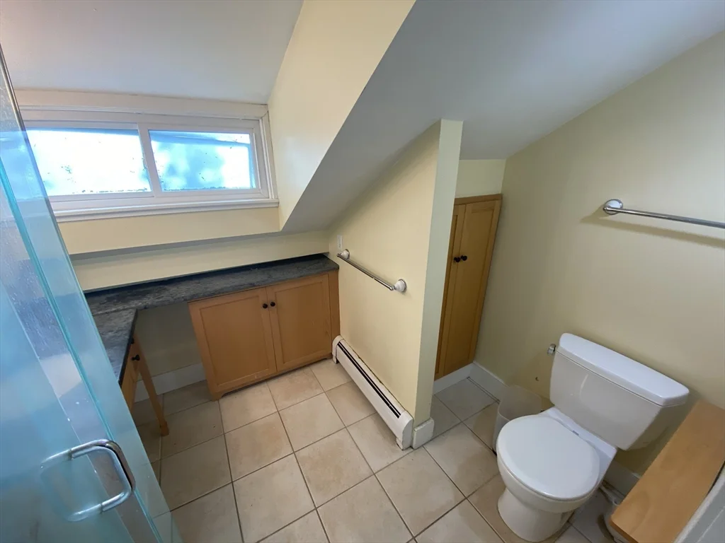 155 Amity St, Amherst