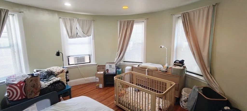 4 Fuller St, Coolidge Corner