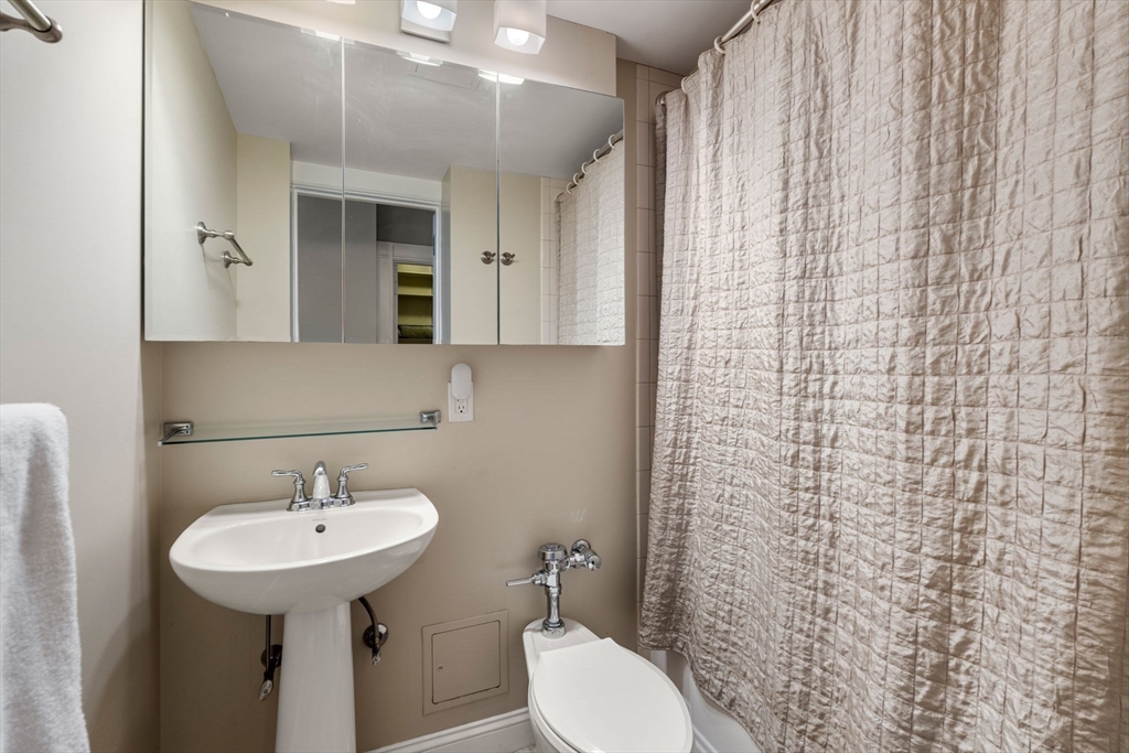 21 Beacon St, Downtown