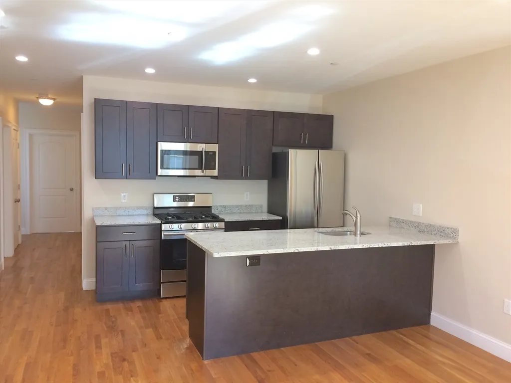 17 Plymouth St, Kendall Square