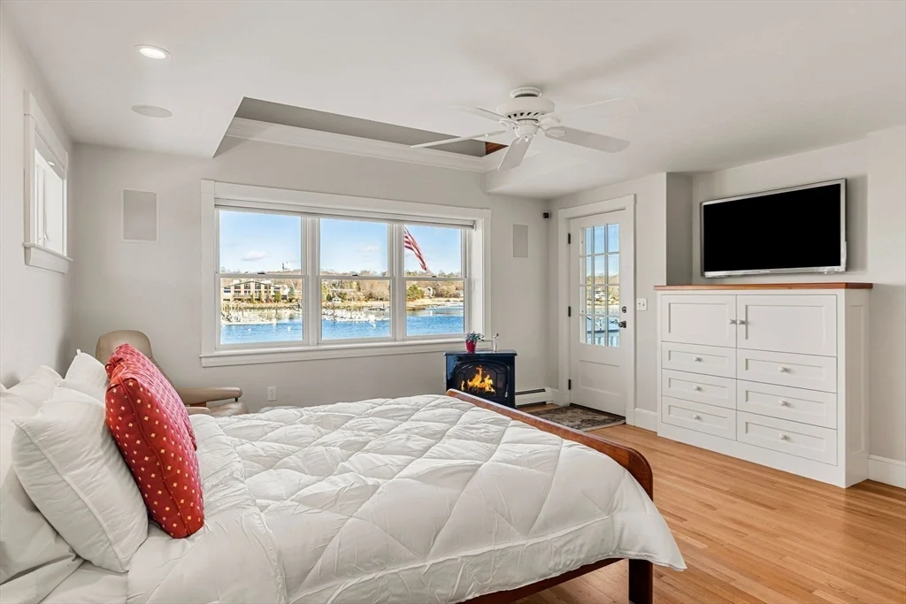 30R Harbor St, Danversport