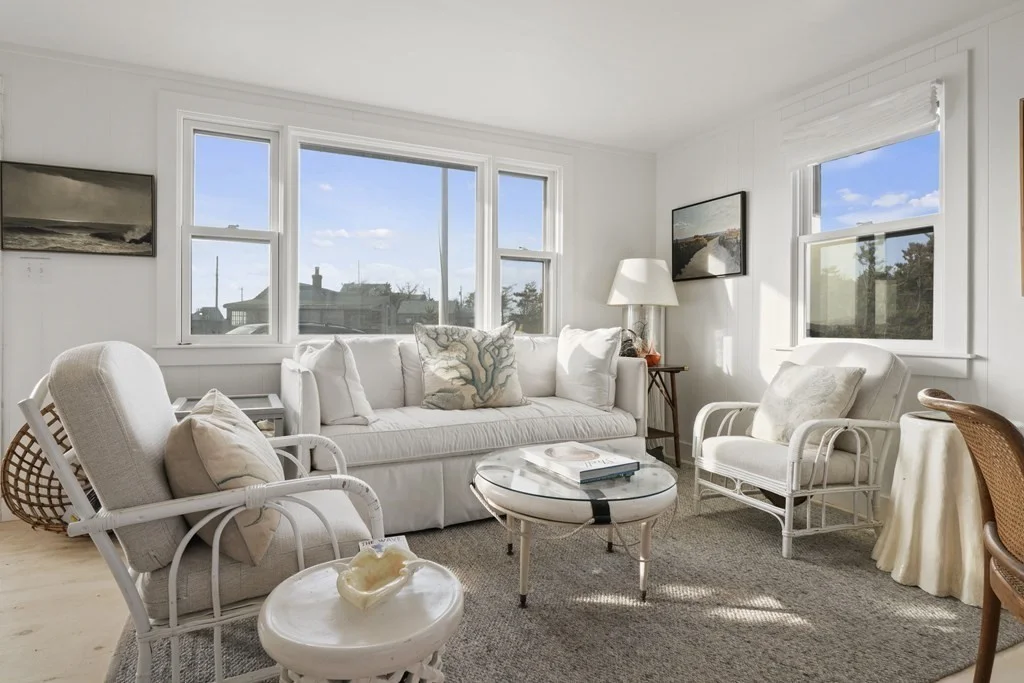 8 Maine Ave, Madaket