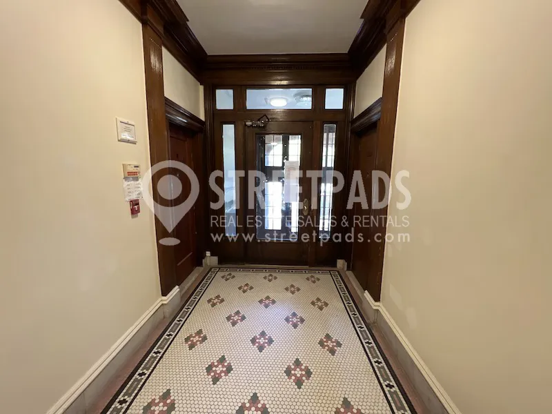 27 Park Dr, Fenway