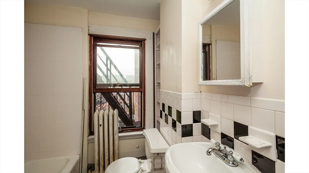 31 Myrtle St, Beacon Hill