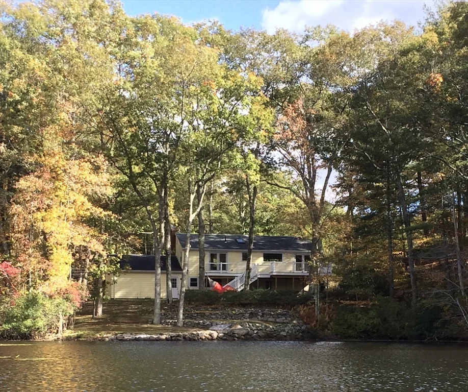 70 Beach St, Foxboro