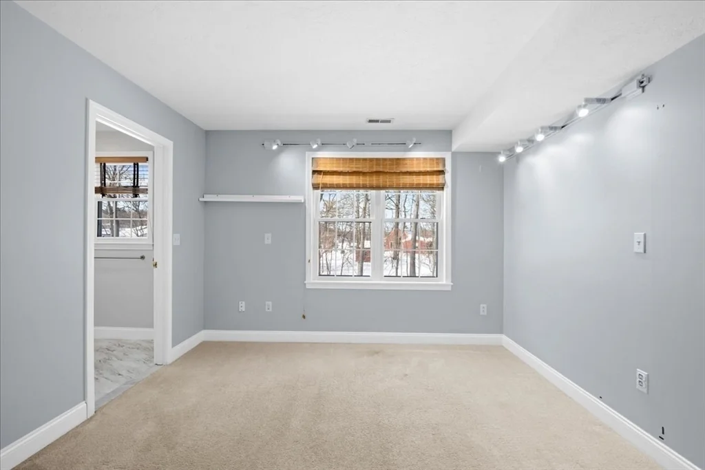 67 N Quinsigamond Ave, Shrewsbury